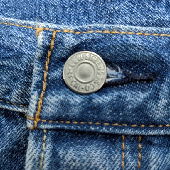 NWOT LEVi's Big E Denim skirt, cut off raw hem, button fly, vintage inspired - Picture 7 of 14